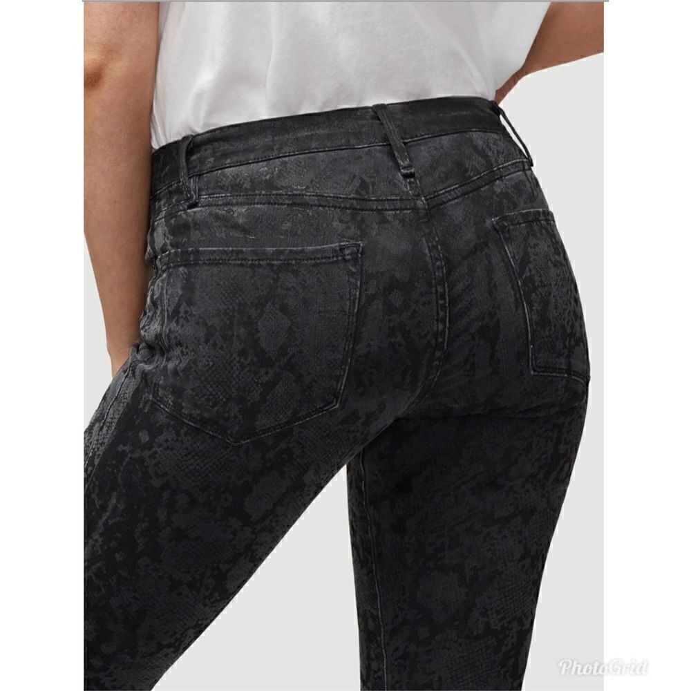 Revolve FRAME - Le Skinny Jeans De Jeanne Tonal Python - Picture 2 of 12